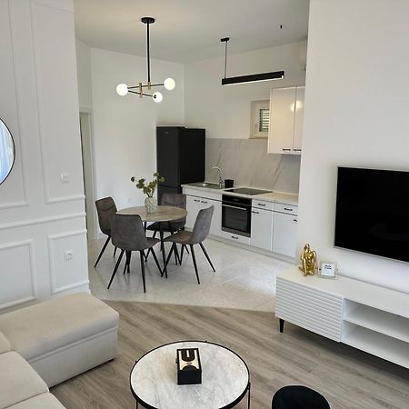 Deluxe Apartments Kate Макарска Экстерьер фото
