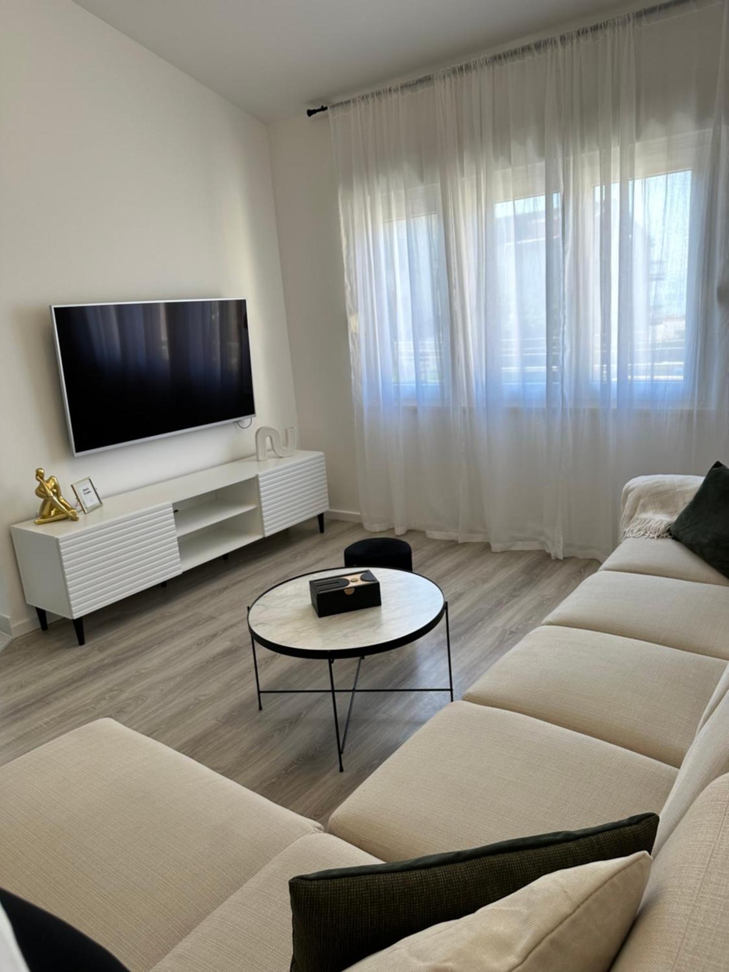 Deluxe Apartments Kate Макарска Экстерьер фото